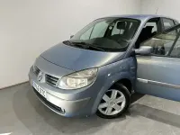 Usado Renault Scénic II Dynamique 105 CV (77 kW) 2005 Blanco Monovolumen