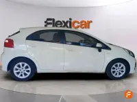 Usado Kia Rio 84 CV (61 kW) 2016 Blanco Utilitario