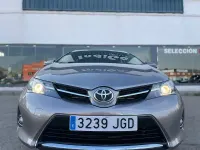 Usado Toyota Auris Advance 124 CV (91 kW) 2015 Beige Berlina