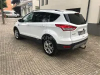 Usado Ford Kuga Titanium 150 CV (110 kW) 2015 Blanco SUV