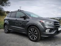 Usado Ford Kuga ST-Line 150 CV (110 kW) 2017 Gris / plata SUV