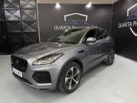 Usado Jaguar E-Pace R-Dynamic 163 CV (119 kW) 2023 Gris / plata SUV