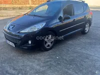 Usado Peugeot 207 Active 95 CV (69 kW) 2011 Negro Familiar