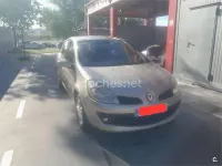 Begagnad Renault Clio II Privilege 85 HK (62 kW) 2007 Beige Sedan