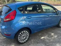 Usado Ford Fiesta Titanium 96 CV (70 kW) 2010 Azul Berlina
