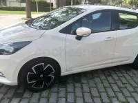 Usado Nissan Micra Acenta 92 CV (67 kW) 2022 Beige Utilitario