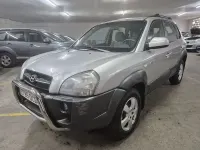 Usado Hyundai Tucson Comfort 112 CV (82 kW) 2004 Gris / plata SUV