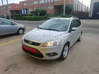Usado Ford Focus Trend 100 CV (73 kW) 2010 Gris / plata Familiar
