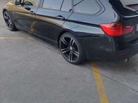 Usado BMW 318 143 CV (105 kW) 2014 Negro Familiar