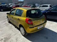 Usado Renault Clio II Life 75 CV (55 kW) 2006 Amarillo Berlina