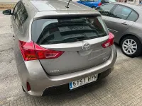 Usado Toyota Auris Business Edition 132 CV (97 kW) 2014 Beige Berlina