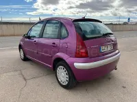 Usado Citroën C3 61 CV (44 kW) 2003 Violeta / lila Berlina