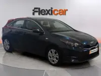 Usado Kia Ceed 136 CV (100 kW) 2023 Gris Utilitario