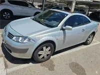Usado Renault Mégane Cabriolet Dynamique 115 CV (84 kW) 2004 Gris / plata Descapotable