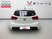 Usado Kia Rio 84 CV (61 kW) 2021 Blanco Berlina