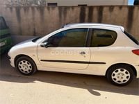 Usado Peugeot 206 75 CV (55 kW) 2004 Blanco Berlina