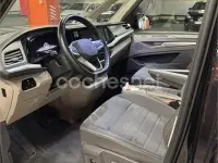 Usado VW Multivan Life 150 CV (110 kW) 2023 Negro Monovolumen