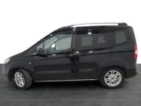 Usado Ford Tourneo Courier Sport 102 CV (75 kW) 2017 Negro Monovolumen