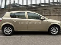 Usado Opel Astra Enjoy 105 CV (77 kW) 2005 Beige Berlina