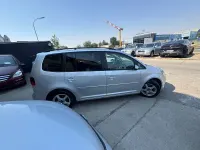 Usado VW Touran Advance 140 CV (102 kW) 2012 Gris / plata Monovolumen