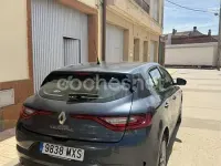 Usado Renault Mégane IV 110 CV (80 kW) 2017 Gris / plata Berlina