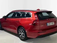 Usado Volvo V60 Core 2025 Rojo Familiar