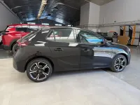 Usado Opel Corsa 110 CV (80 kW) 2025 Negro Utilitario
