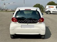 Usado Toyota Aygo 68 CV (50 kW) 2009 Blanco Utilitario