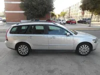 Usado Volvo V50 Momentum 136 CV (100 kW) 2005 Gris / plata Familiar