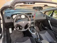 Usado Peugeot 308 CC Active 112 CV (82 kW) 2011 Blanco Descapotable