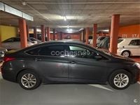 Usado Hyundai i40 115 CV (84 kW) 2016 Gris / plata Berlina