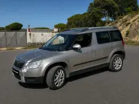 Usado Skoda Yeti Elegance 105 CV (77 kW) 2013 Beige SUV
