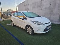 Usado Ford Fiesta Ghia 68 CV (50 kW) 2009 Blanco Utilitario