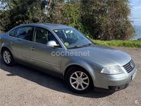 Usado VW Passat Highline 130 CV (95 kW) 2004 Gris / plata Berlina