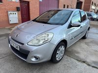 Usado Renault Clio II Business 70 CV (51 kW) 2009 Gris / plata Berlina
