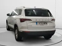 Usado Skoda Karoq Ambition 116 CV (85 kW) 2024 Blanco SUV
