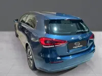 Käytetty Mercedes A180 115 HP (84 kW) 2021 Sininen