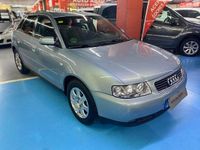 Usado Audi A3 Ambiente 102 HP (75 kW) 2003 Azul Citadino