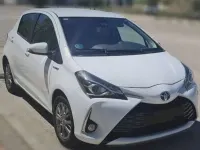 Usado Toyota Yaris Hybrid Active 73 CV (53 kW) 2018 Blanco Berlina