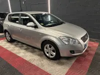 Usado Kia Ceed 115 CV (84 kW) 2009 Gris / plata Utilitario