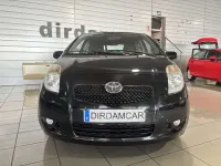 Usado Toyota Yaris Sol 90 CV (66 kW) 2008 Negro Utilitario