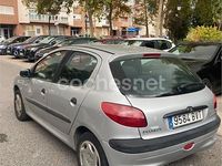 Usado Peugeot 206 70 CV (51 kW) 2002 Gris / plata Berlina