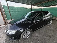 Usado VW Passat Highline 140 CV (102 kW) 2005 Negro Berlina