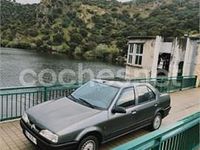 Usado Renault R9 80 CV (58 kW) 1995 Gris / plata Berlina