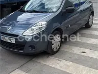 Usado Renault Clio II Expression 75 CV (55 kW) 2011 Azul Berlina