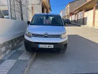 Usado Citroën Berlingo Live 102 CV (75 kW) 2022 Blanco Monovolumen