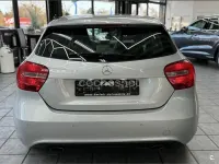 Usado Mercedes A200 Urban 156 CV (114 kW) 2014 Gris / plata Berlina
