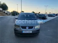 Usado VW Touran Advance 100 CV (73 kW) 2005 Gris / plata Monovolumen