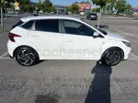 Usado Hyundai i20 100 CV (73 kW) 2022 Blanco Utilitario