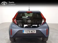 Usado Toyota Aygo X Play 72 CV (52 kW) 2025 Gris / plata SUV
